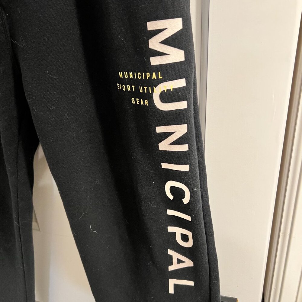 MUNICIPAL Training Camp Joggers L – Black • Next-Level Soft • 5-Pocket